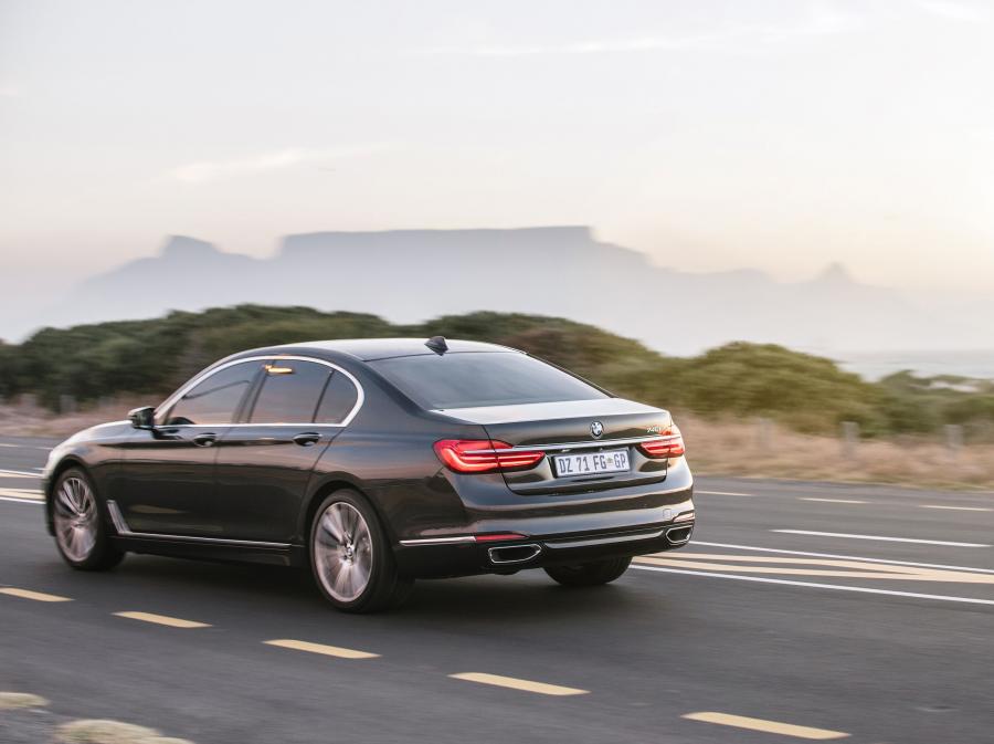  BMW 740i 2016 года  (ZA) (фото 23 из 30)